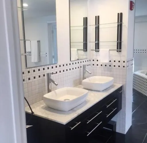 Luxury Three Story In Short North * Columbus